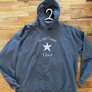 West Coast Vibes Graphic Sweatshirt Grey